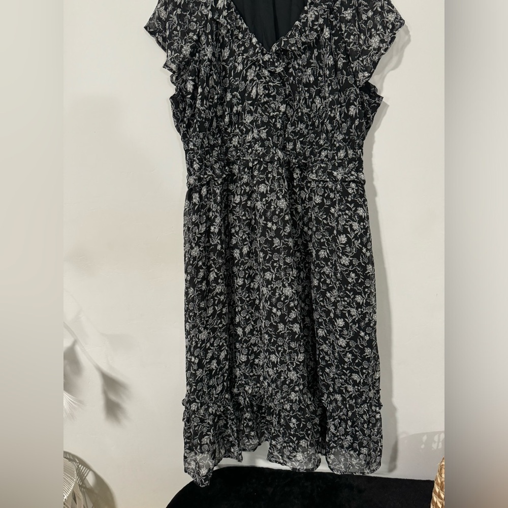 Old Navy - Black Ditsy Floral Ruffle Dress - Picture 7 of 10